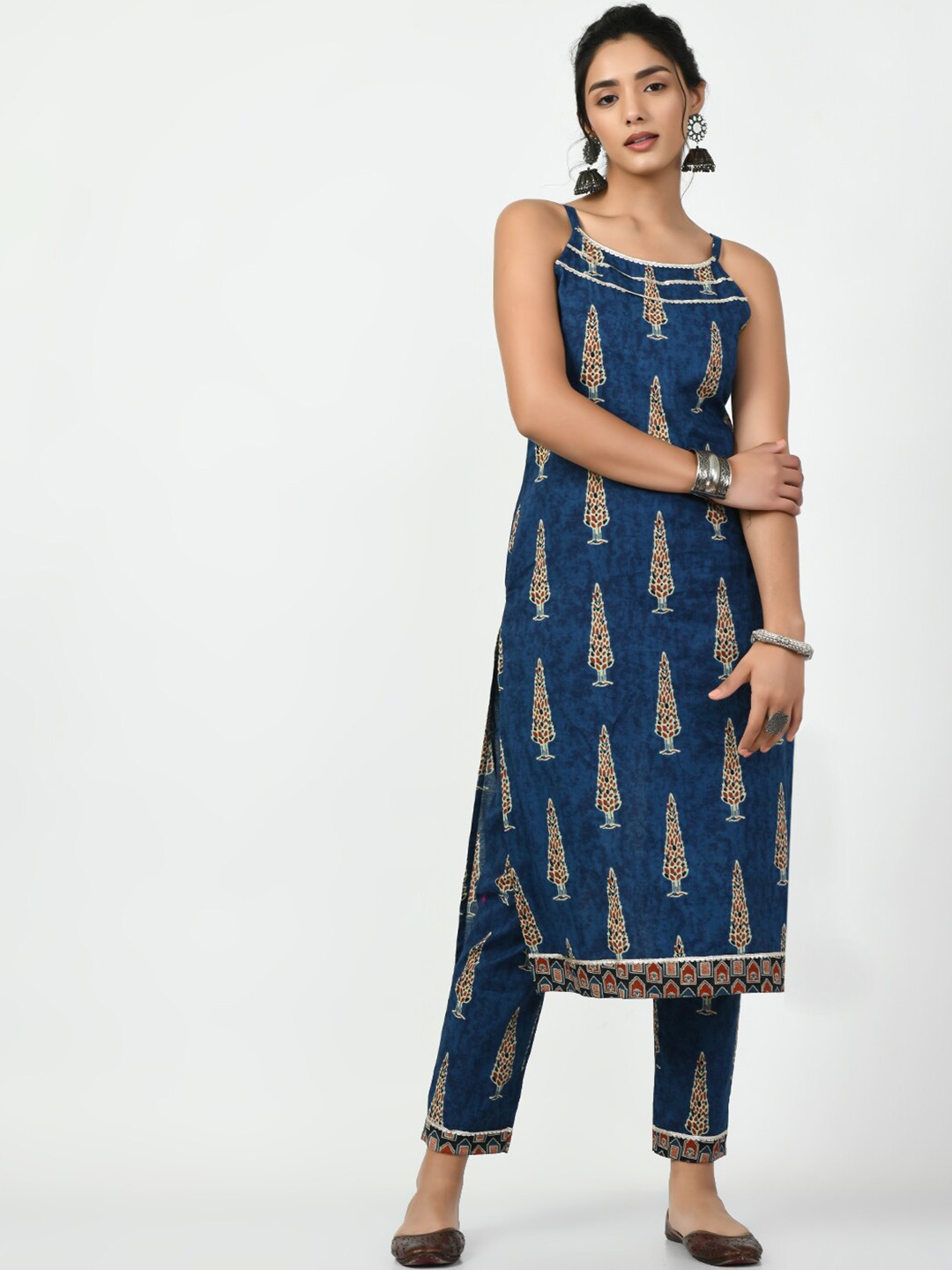 

Myshka Floral Printed Shoulder Straps Gotta Patti Cotton Kurta Set, Blue