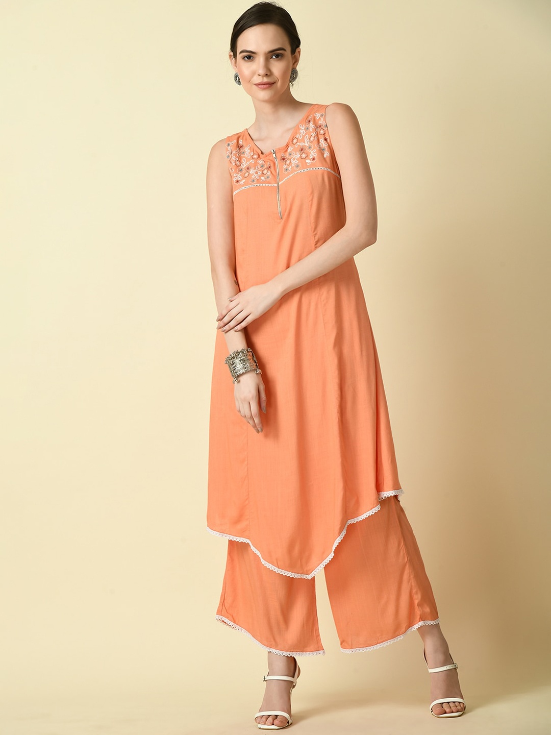 

Myshka Embroidered Printed Shoulder Straps A-Line Thread Work Cotton Kurta Set, Peach