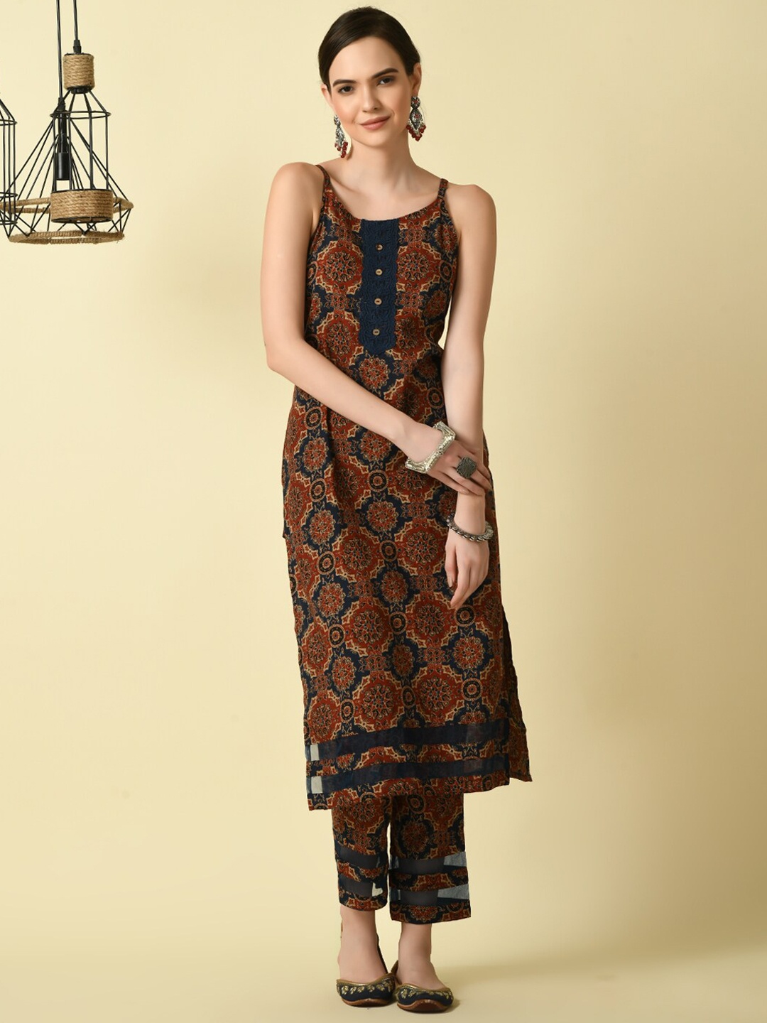 

Myshka Ethnic Motifs Printed Shoulder Straps Cotton Kurta Set, Maroon