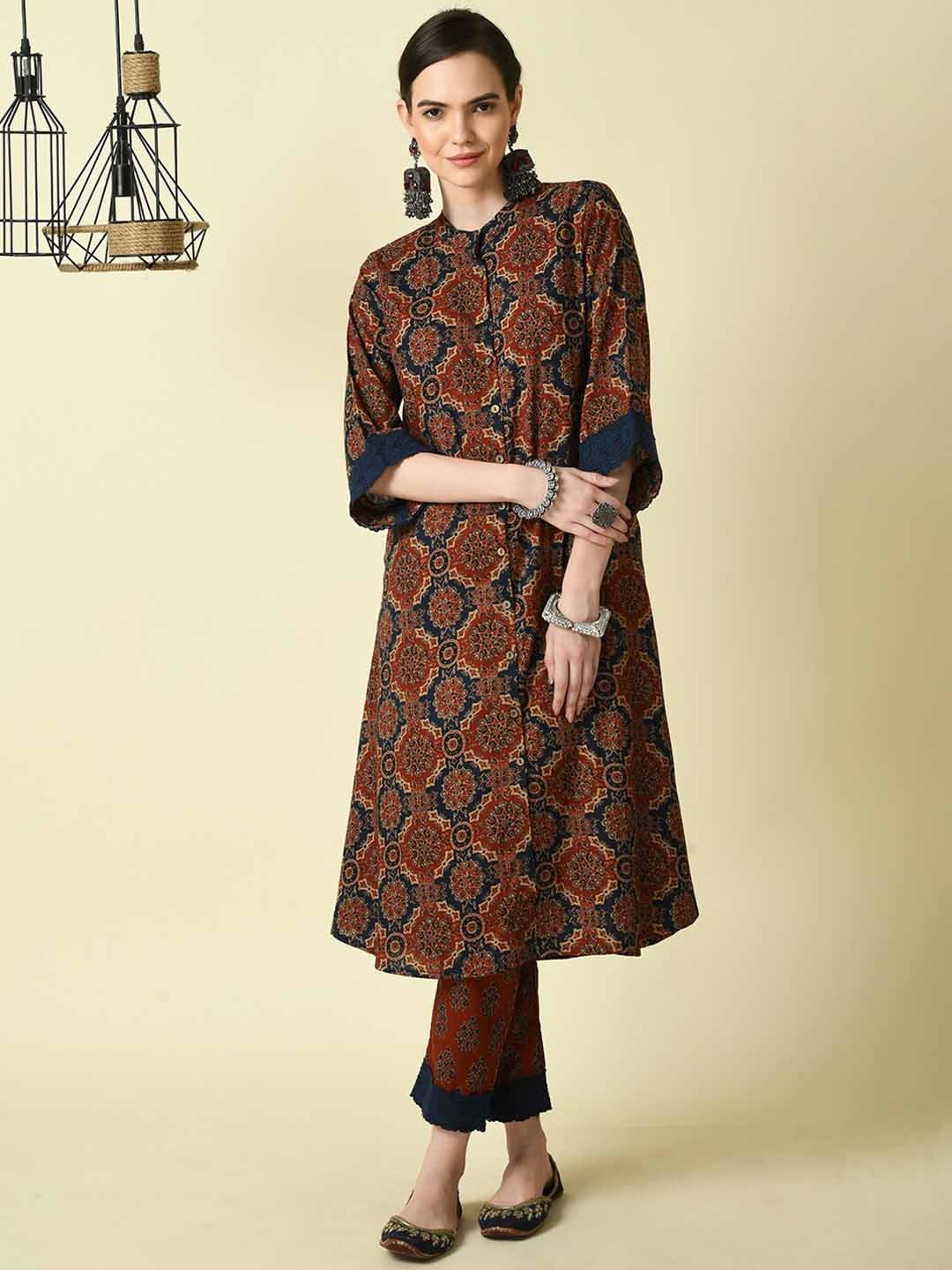 

Myshka Ethnic Motifs Printed Mandarin Collar A-Line Regular Cotton Kurta Set, Maroon