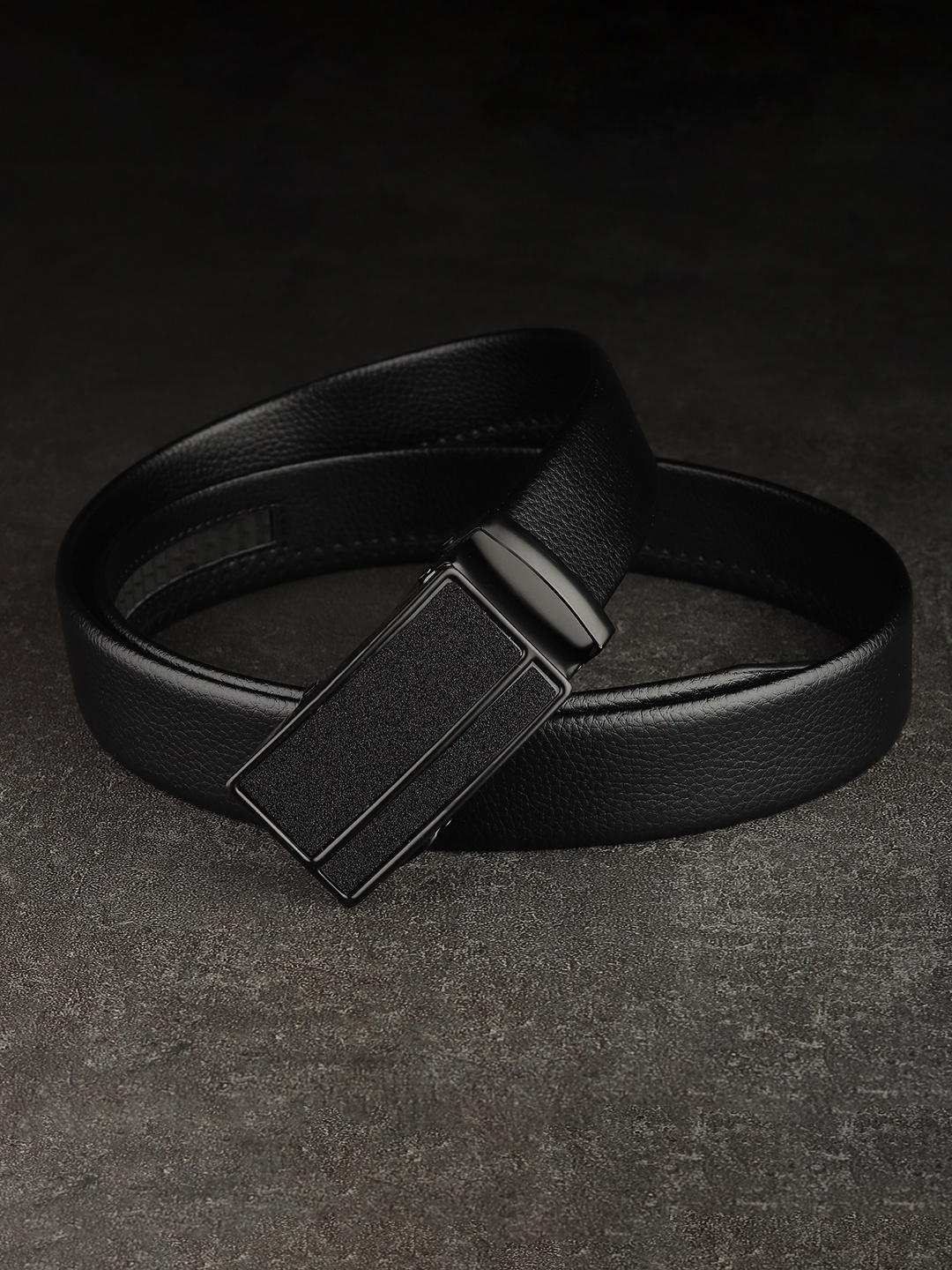 

Zacharias Men Textured Slim Belt, Black