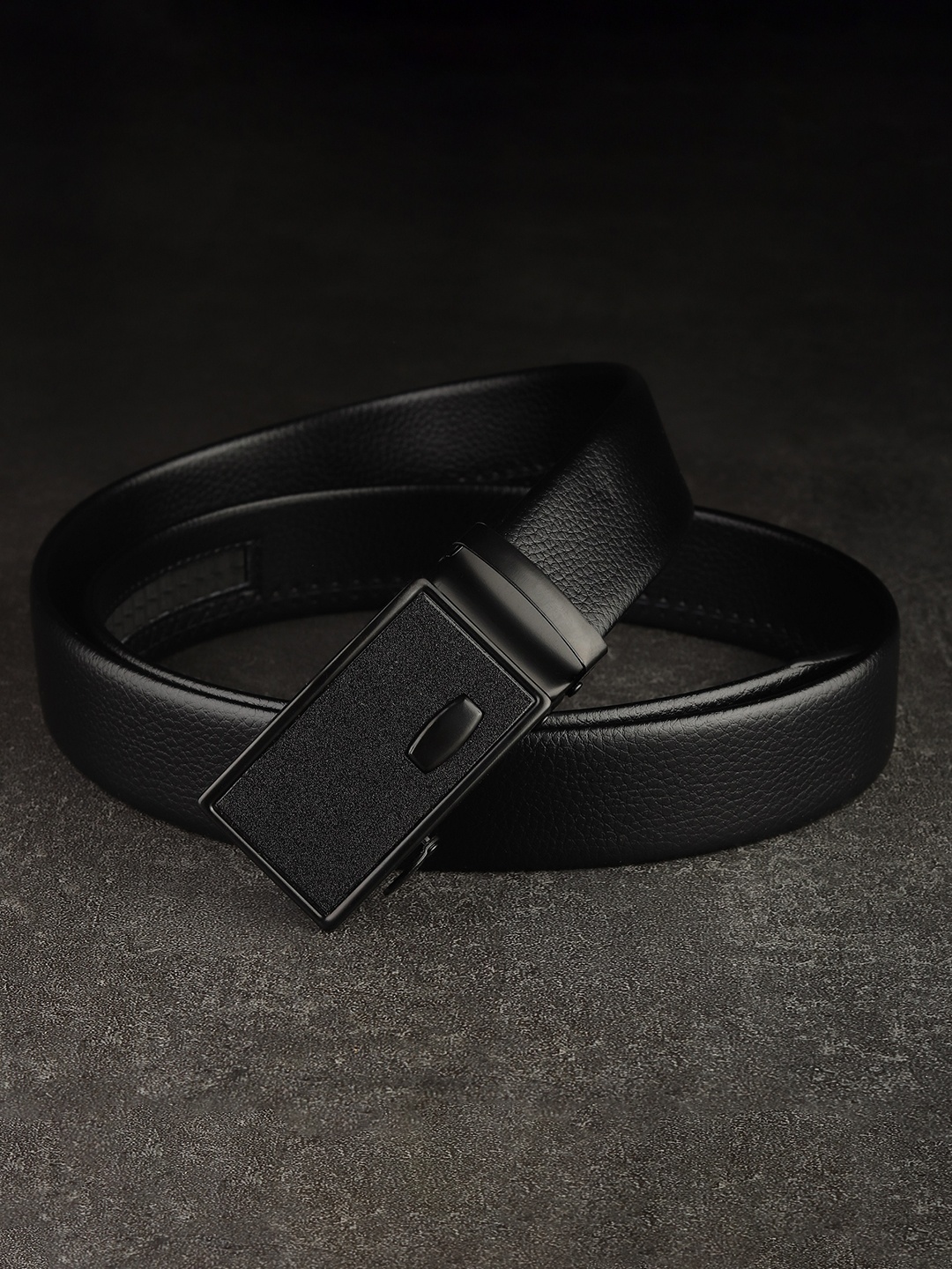 

Zacharias Men Textured Slim Belt, Black