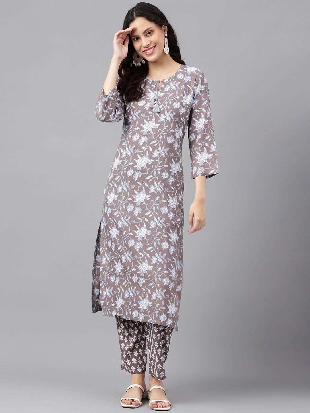 

SAABHI Floral Printed Regular Kurta with Trousers, Grey