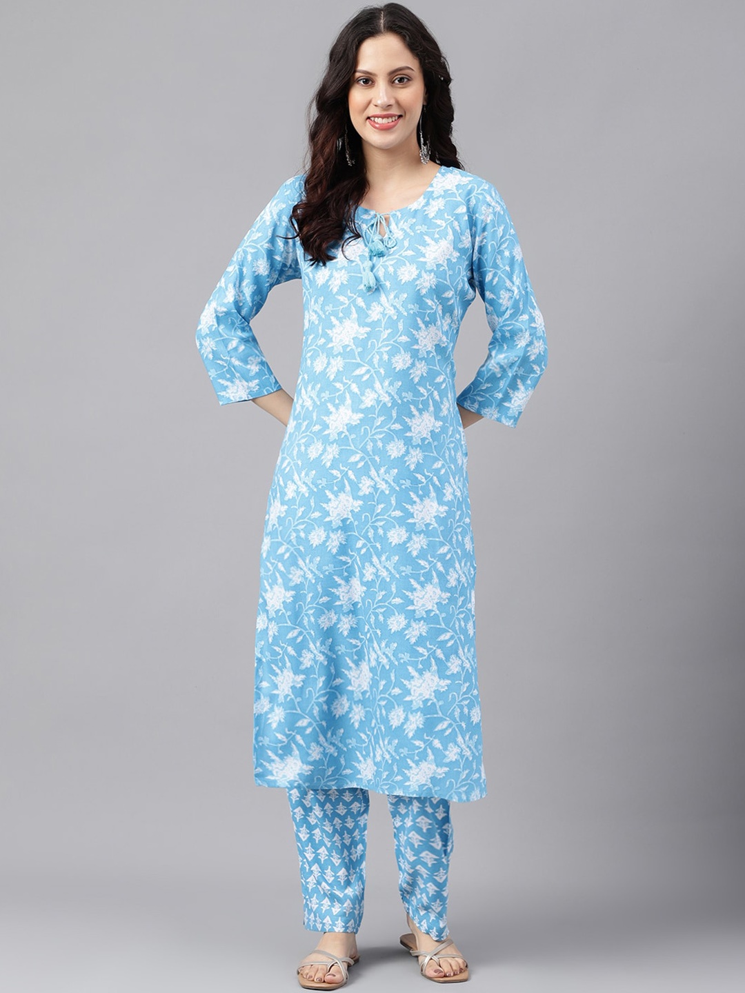 

SAABHI Floral Printed Regular Kurta with Trousers, Blue