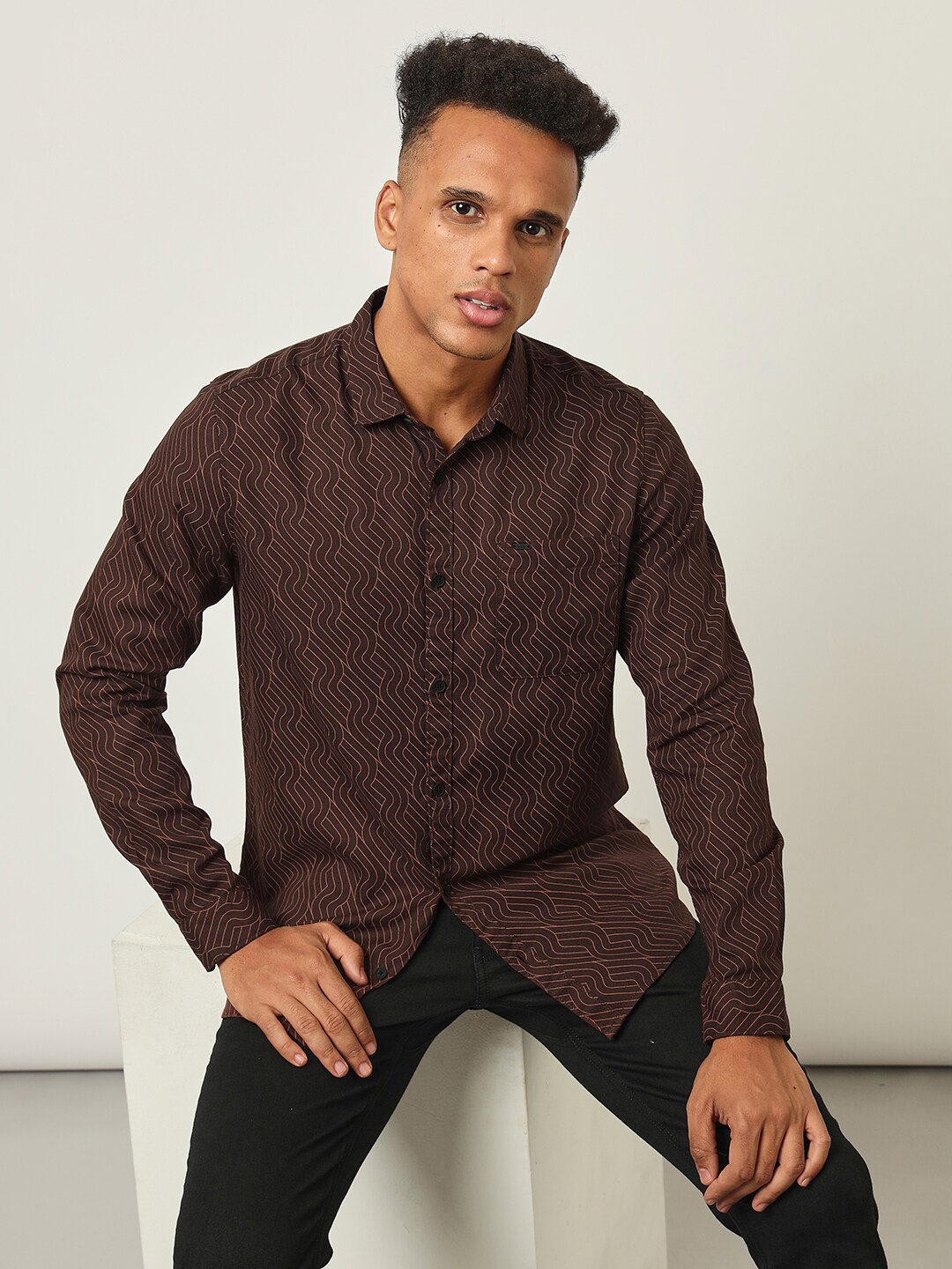 

Lee Slim Fit Abstract Printed Spread Collar Long sleeves Cotton Casual Shirt, Brown