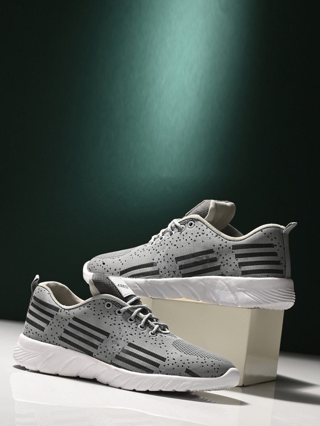 

AIRBELL Men Striped Sneakers, Grey