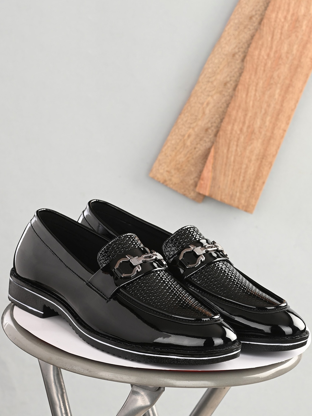 

AIRBELL Men Woven Design Patent Leather Loafers, Black