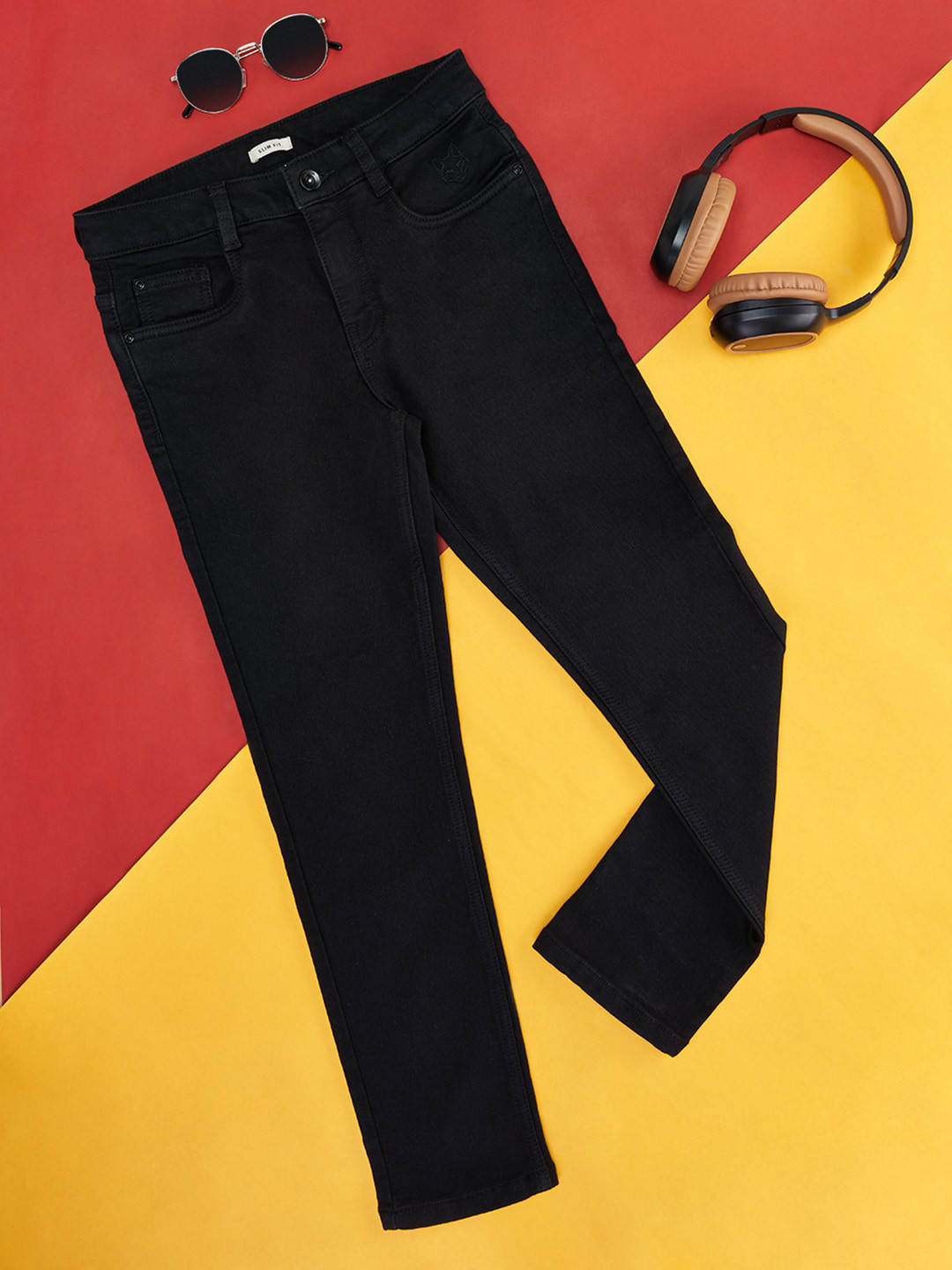 

Pantaloons Junior Boys Mid-Rise Clean Look Jeans, Black