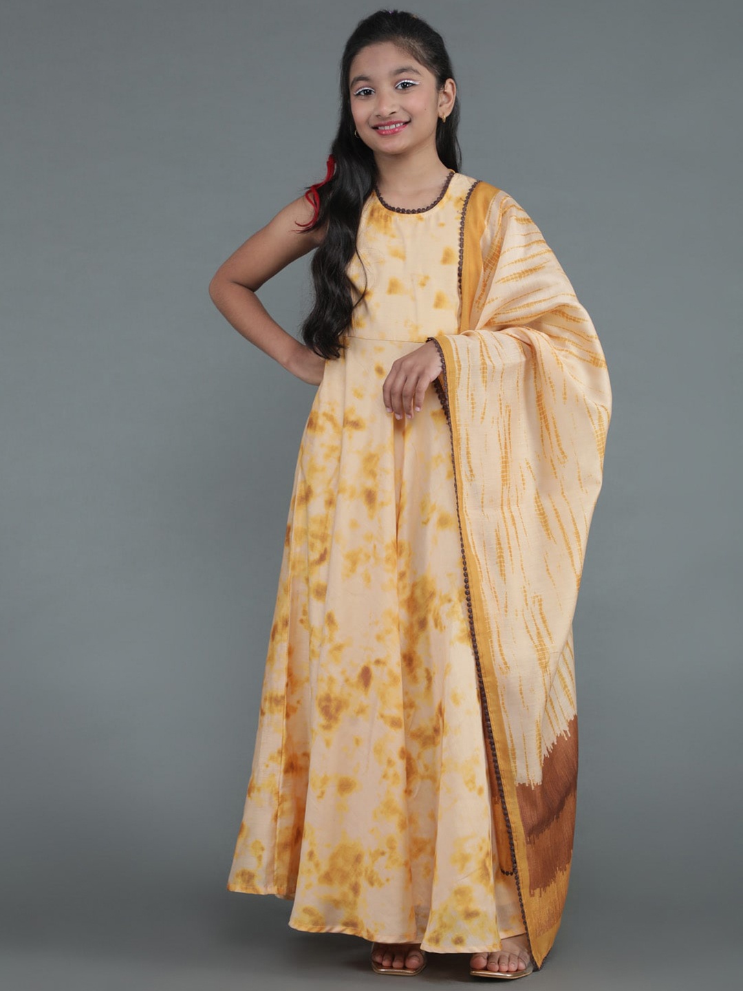 

Aks Kids Girls Tie & Dyed Maxi Dress With Dupatta, Cream