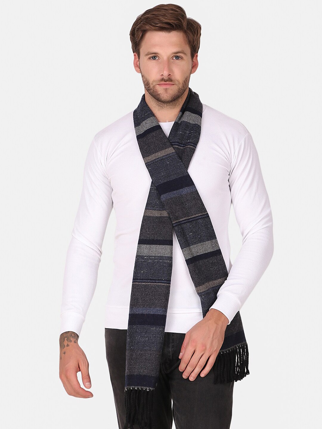 

YARNSMITH Striped Mufflers, Grey