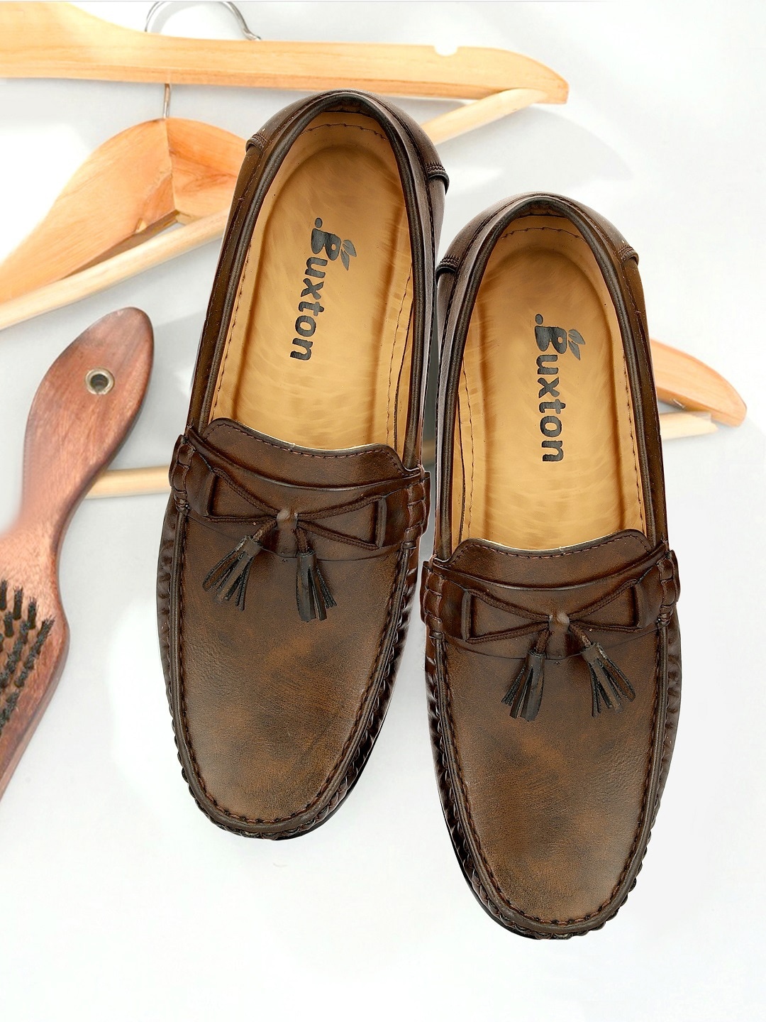 

Buxton Men Textured Slip-On Loafers With Bow, Brown