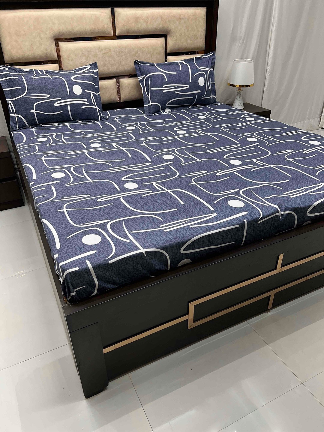 

Pure Decor Leisure Fur Blue Abstract PolyCotton 230 TC King Bedsheet & 2 Pillow Covers