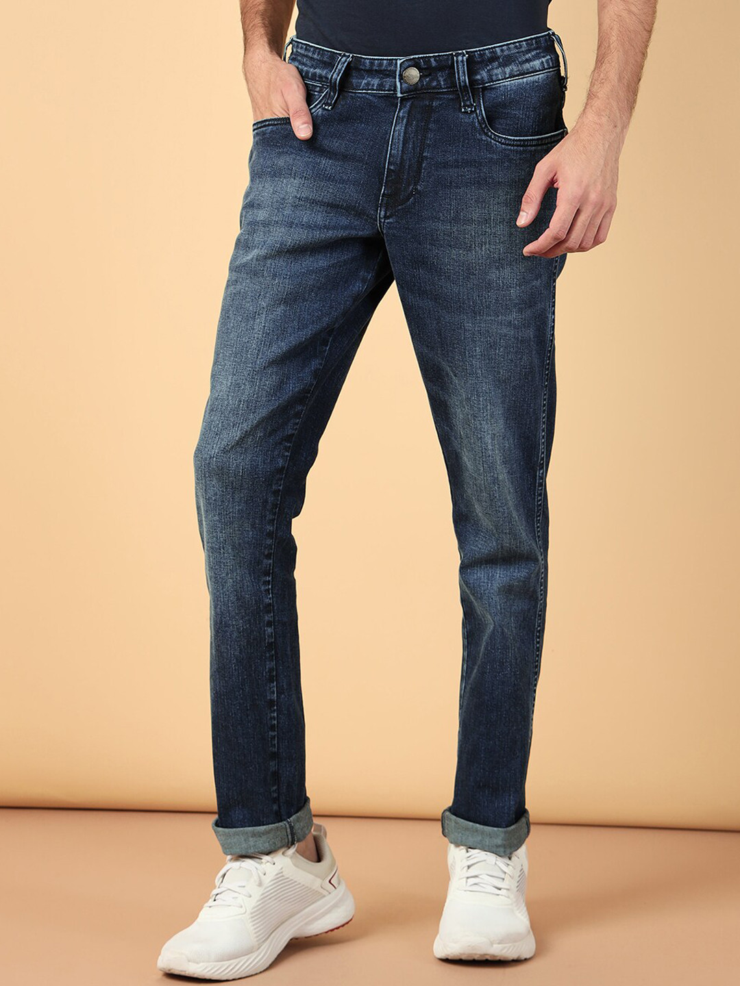 

Wrangler Men Skanders Low-Rise Slim Fit Light Fade Stretchable Jeans, Blue