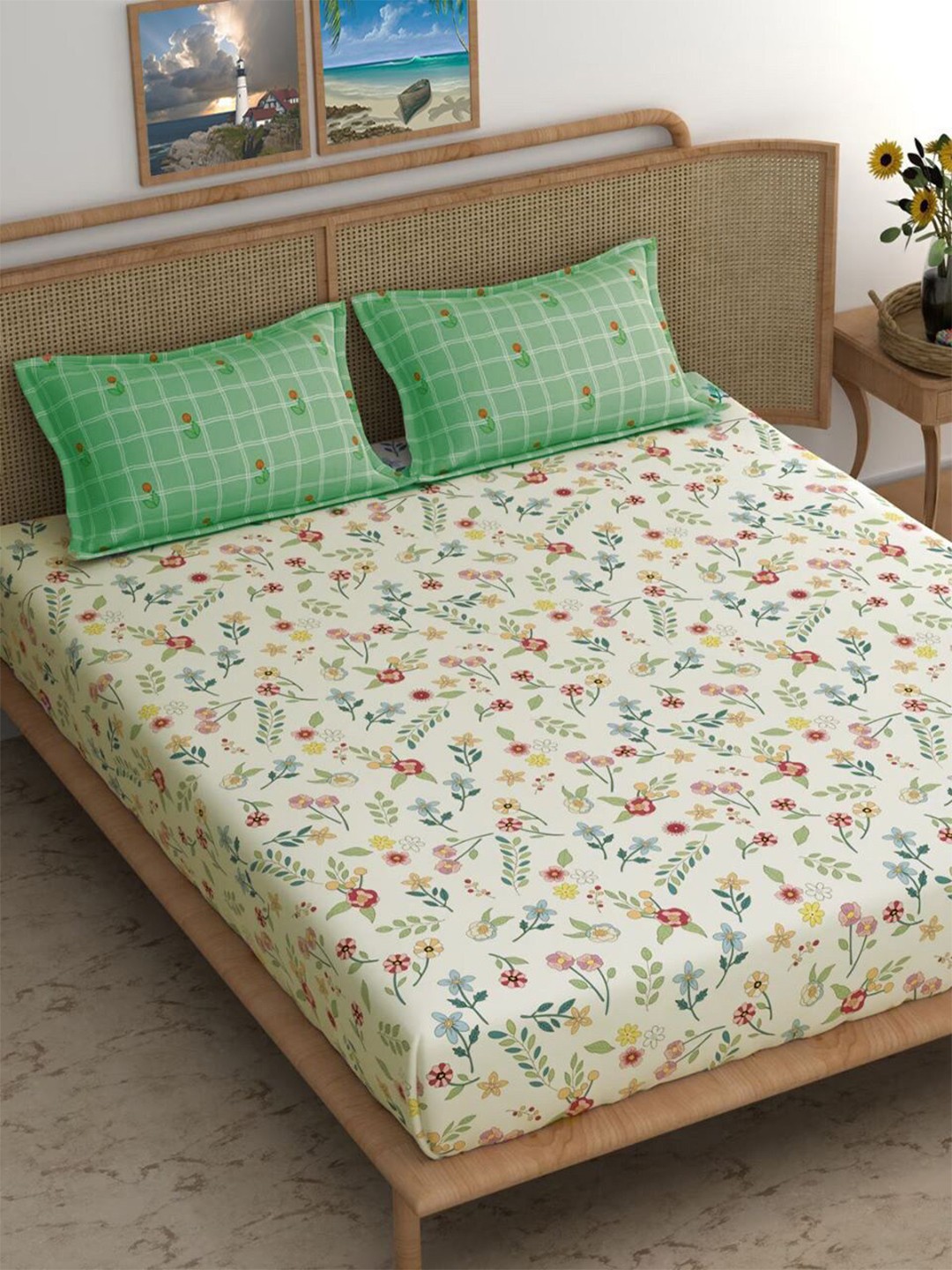 

DECOMIZER White & Green Floral 210 TC King Bedsheet with 2 Pillow Covers