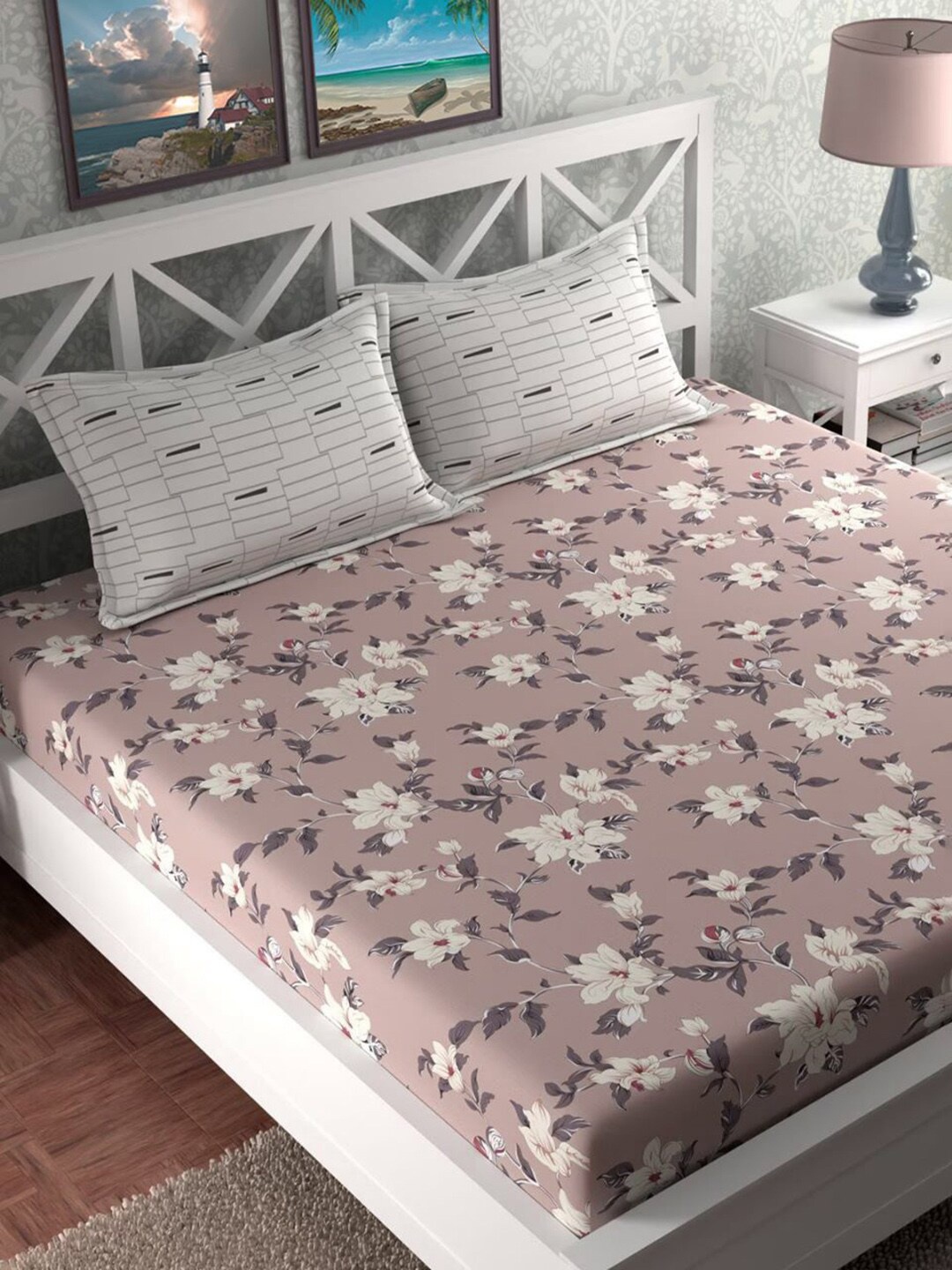 

DECOMIZER Mauve & White Floral 210 TC King Bedsheet with 2 Pillow Covers