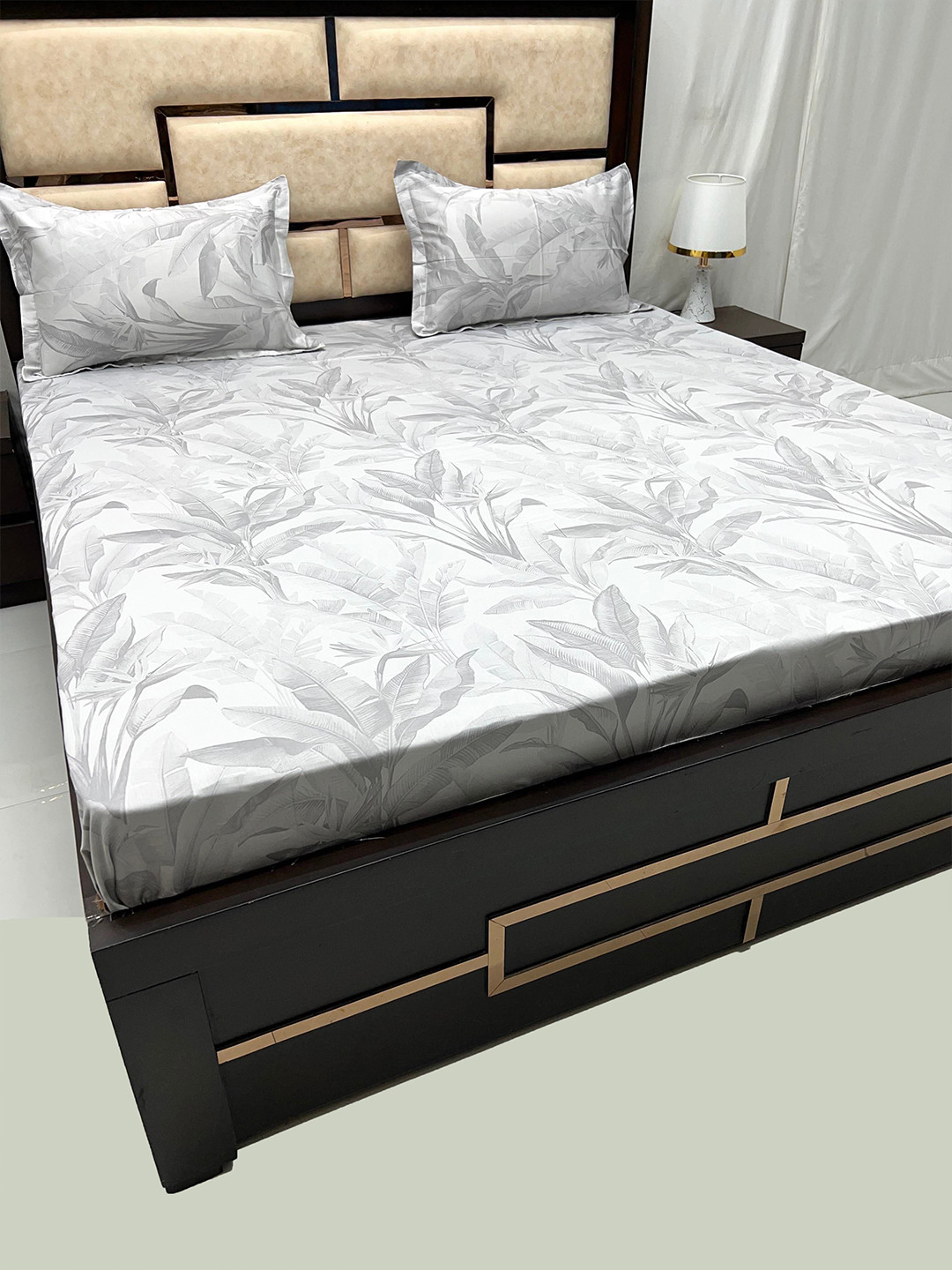 

Pure Decor Royal Divine Grey Floral Pure Cotton 330 TC King Bedsheet & 2 Pillow Covers