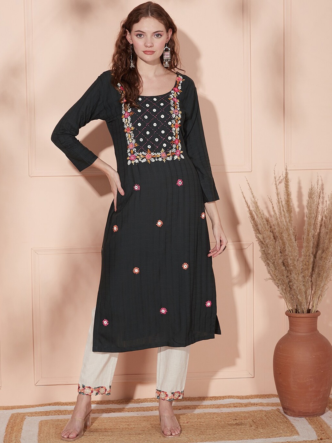 

FASHOR Green Floral Embroidered Thread Work Kurta