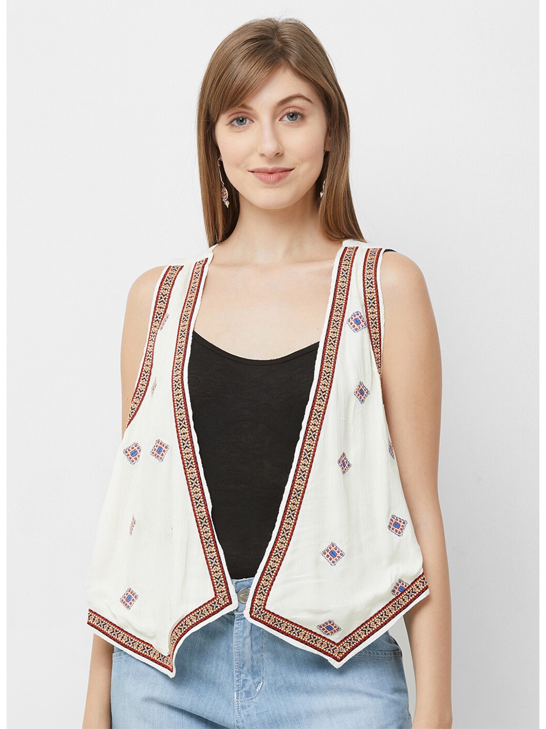 

Fusion Beats Geometric Embroidered Sleeveless Open Front Crop Shrug, White