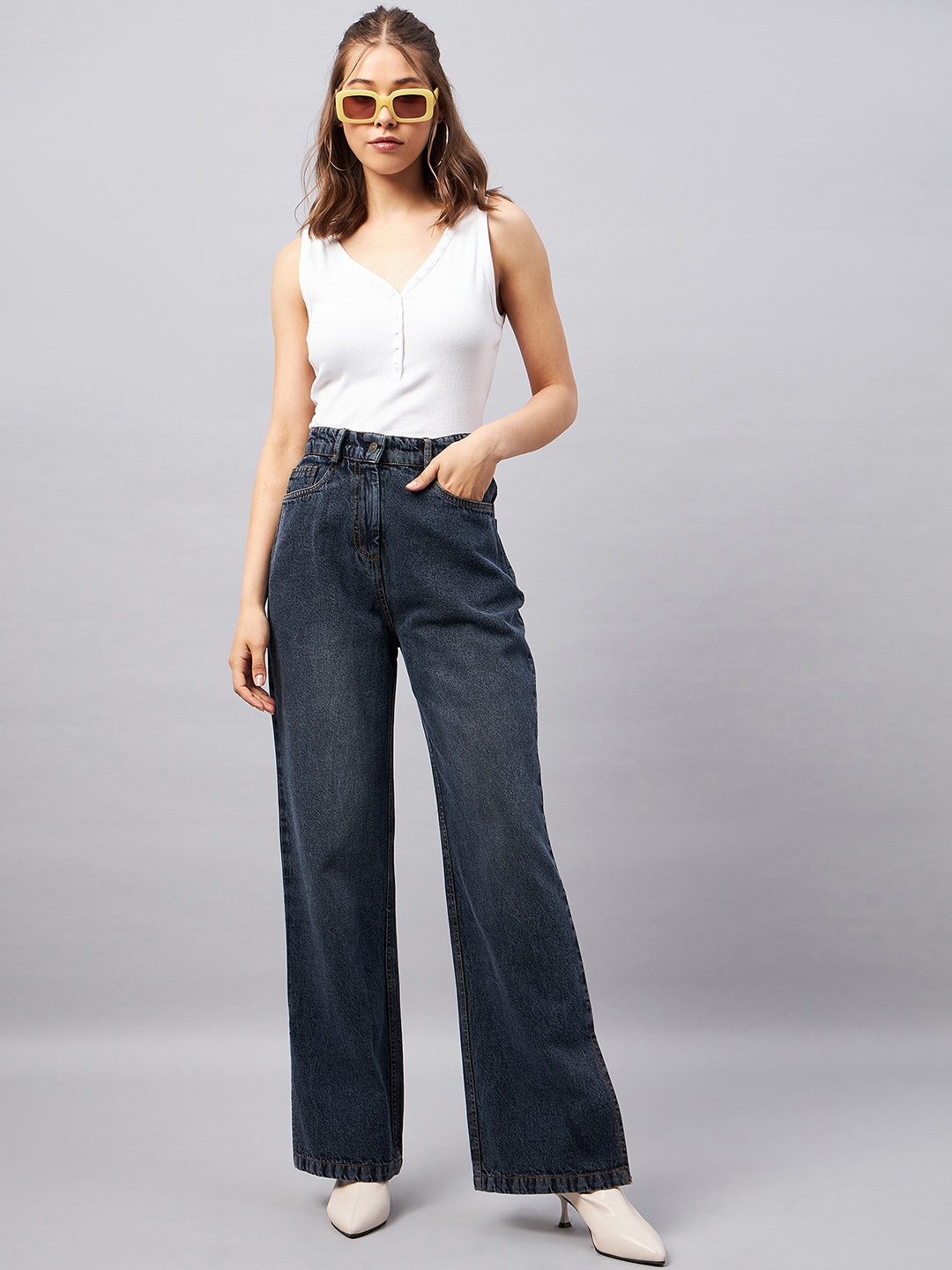 

Chemistry Women Flared Washed High-Rise Clean Look Jeans, Navy blue