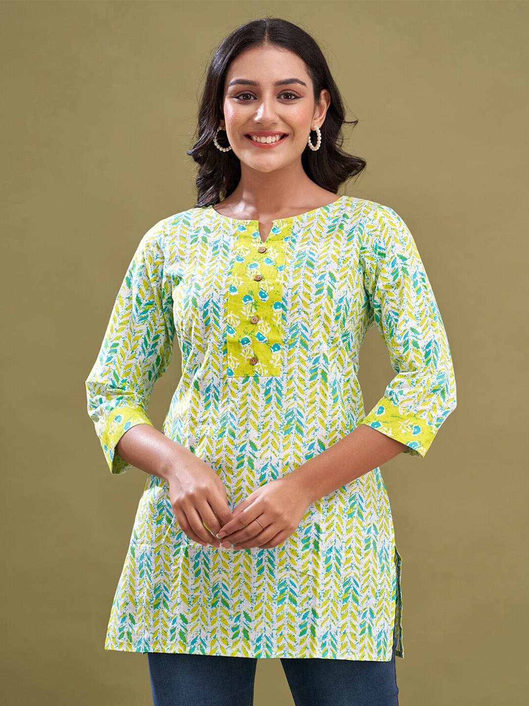 

FERANOID Floral Printed Round Neck Pure Cotton Straight Kurti, Turquoise blue