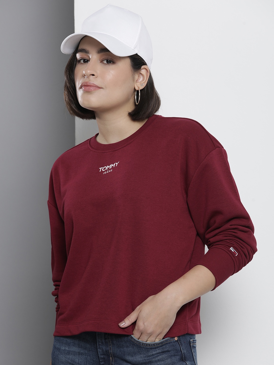 

Tommy Hilfiger Brand Logo Printed Drop Shoulder Sleeves Sweatshirt, Maroon