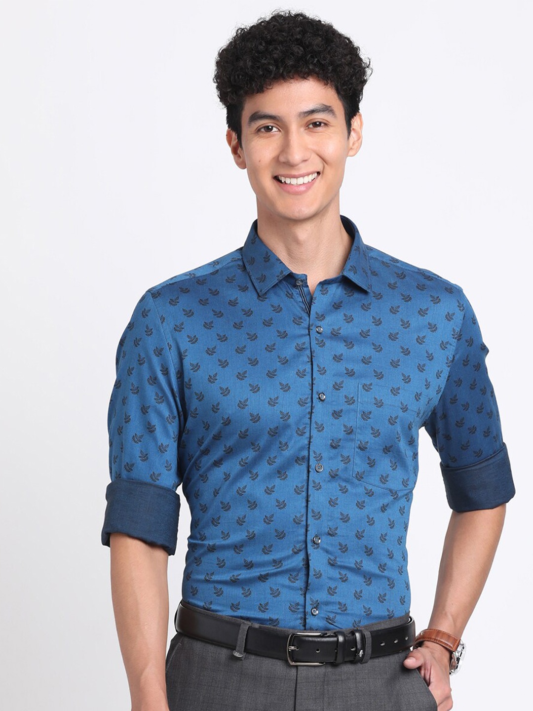 

Turtle Premium Slim Fit Opaque Floral Printed Pure Cotton Party Shirt, Blue