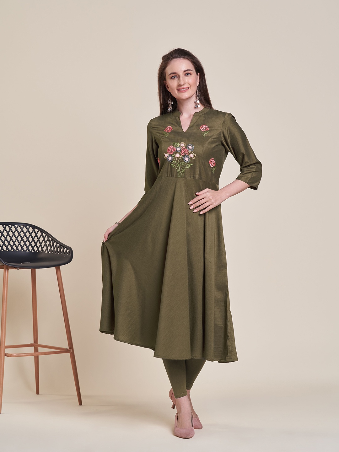 

soan Band Collar Embroidered Anarkali Kurta, Olive