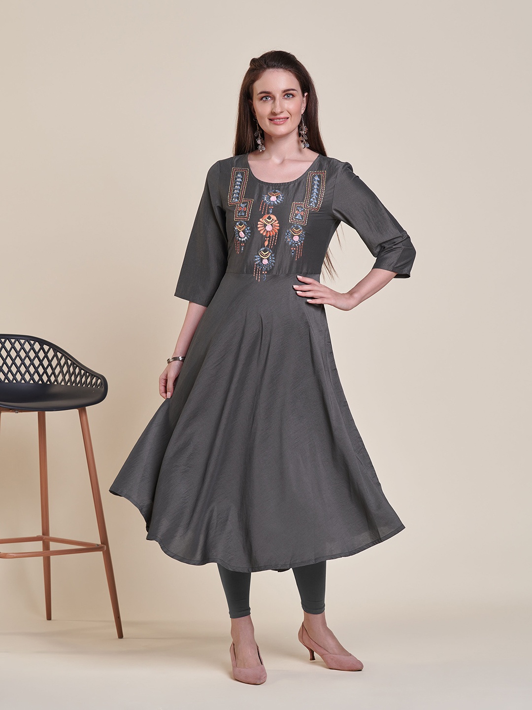 

soan Embroidered Anarkali Kurta, Grey