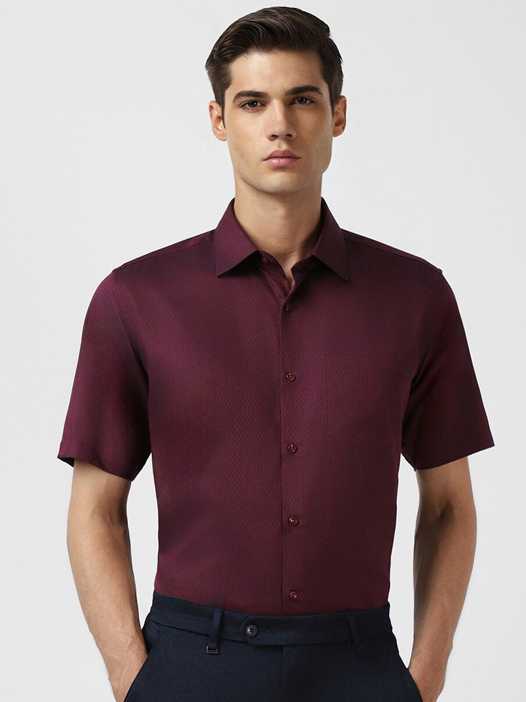 

Van Heusen Opaque Cotton Formal Shirt, Purple