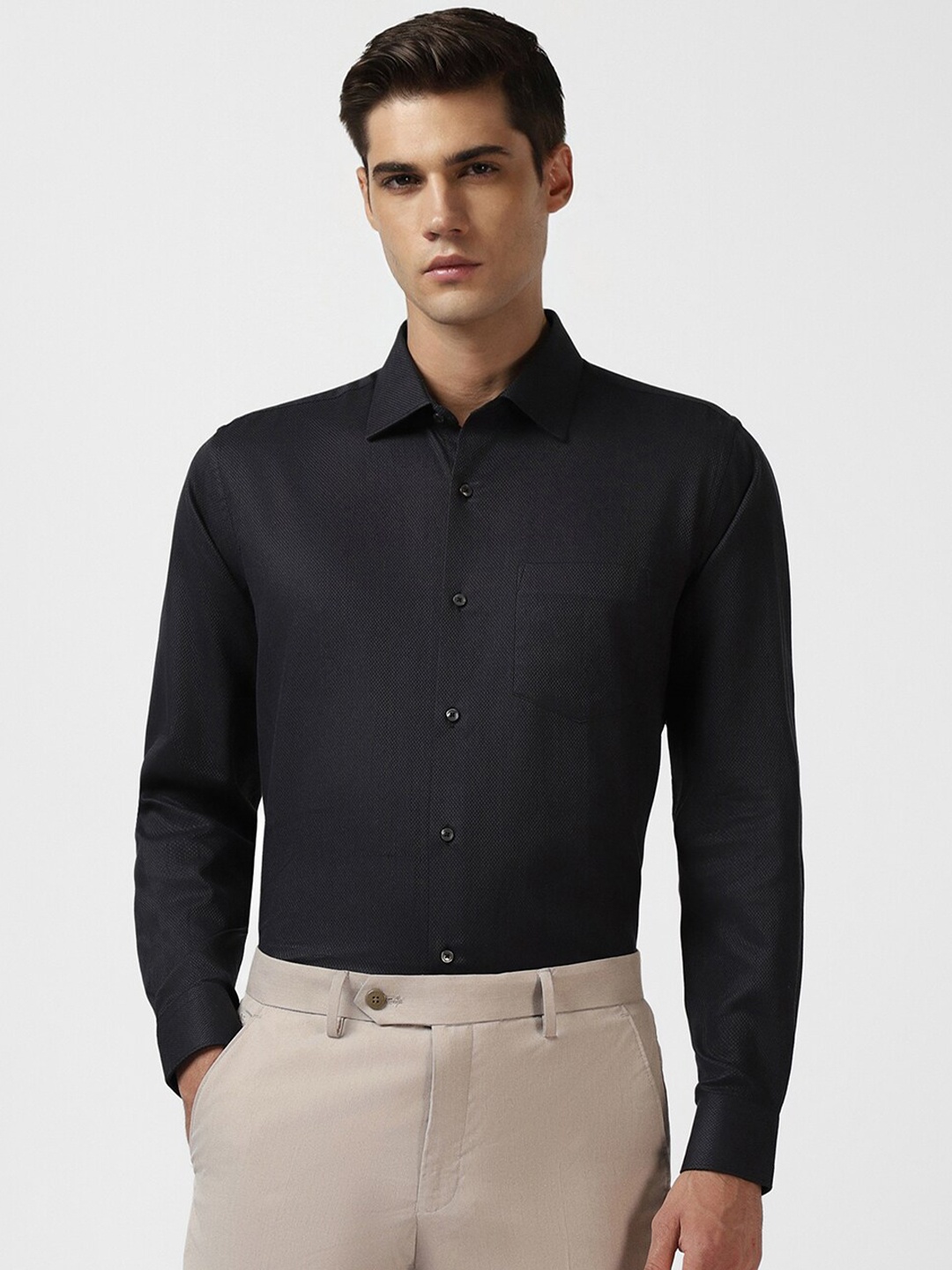 

Van Heusen Self Design Textured Spread Collar Pure Cotton Formal Shirt, Black