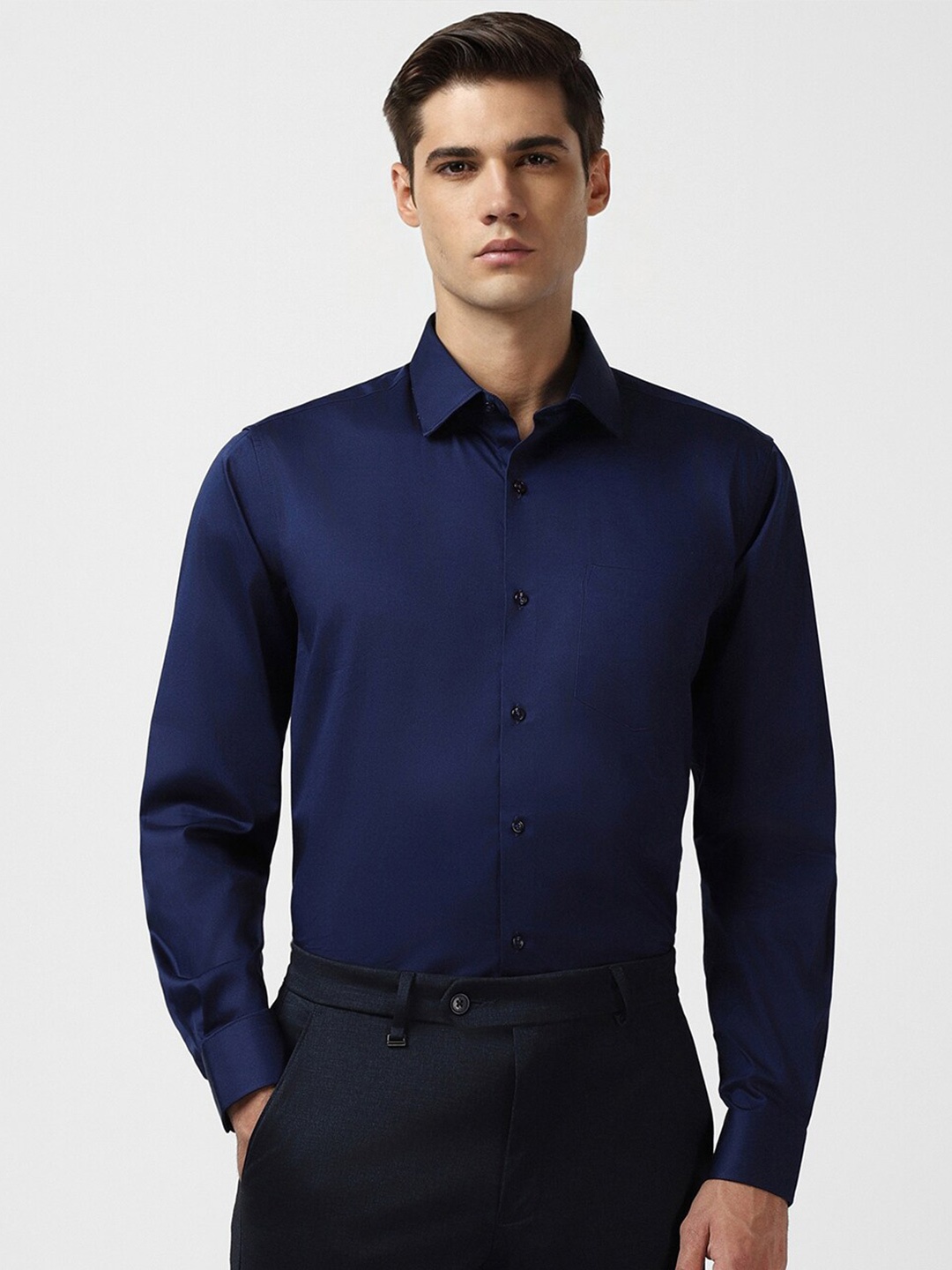 

Van Heusen Spread Collar Pure Cotton Formal Shirt, Navy blue