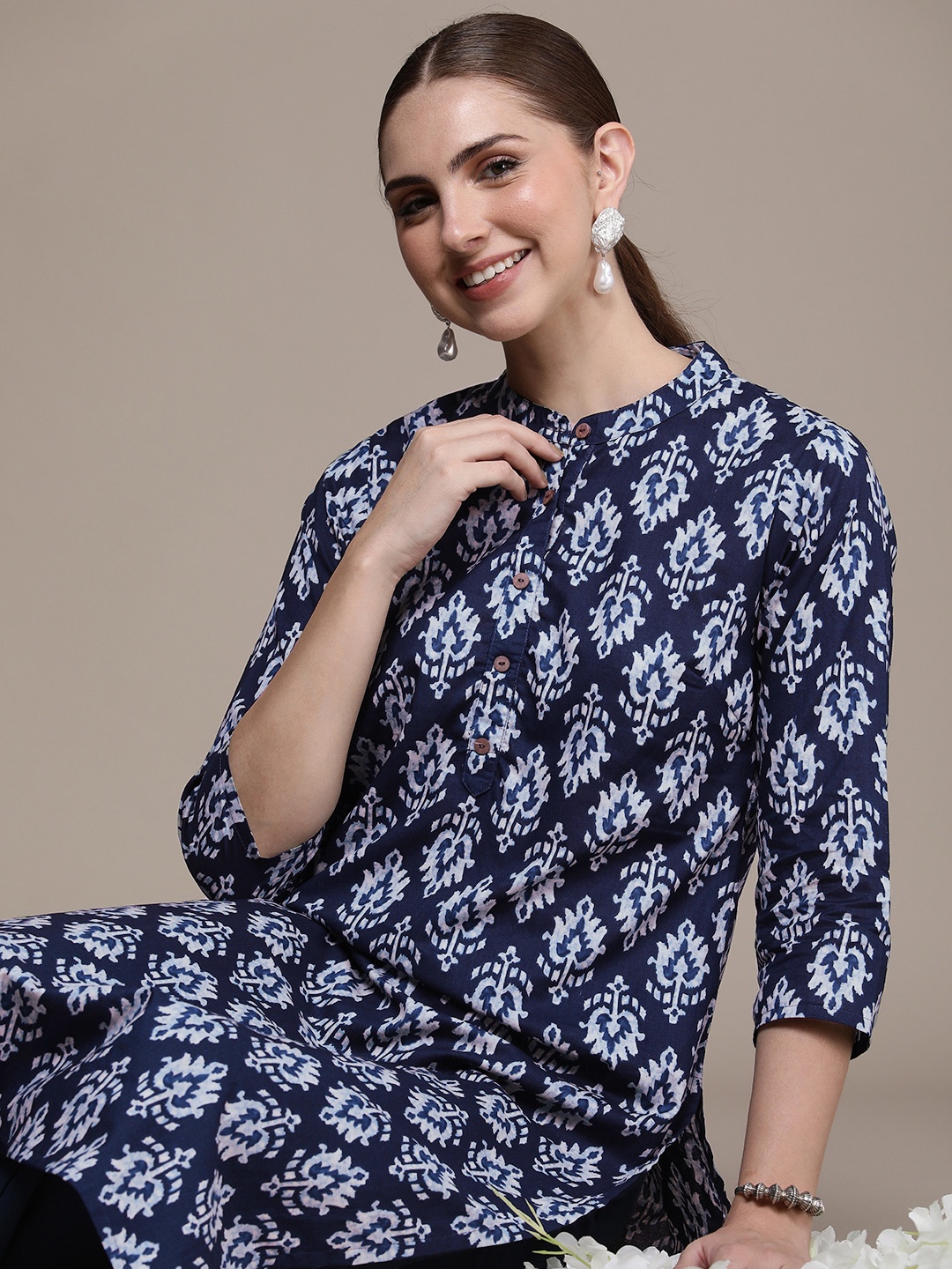 

Anouk Women Ethnic Motifs Printed Straight Kurta, Navy blue