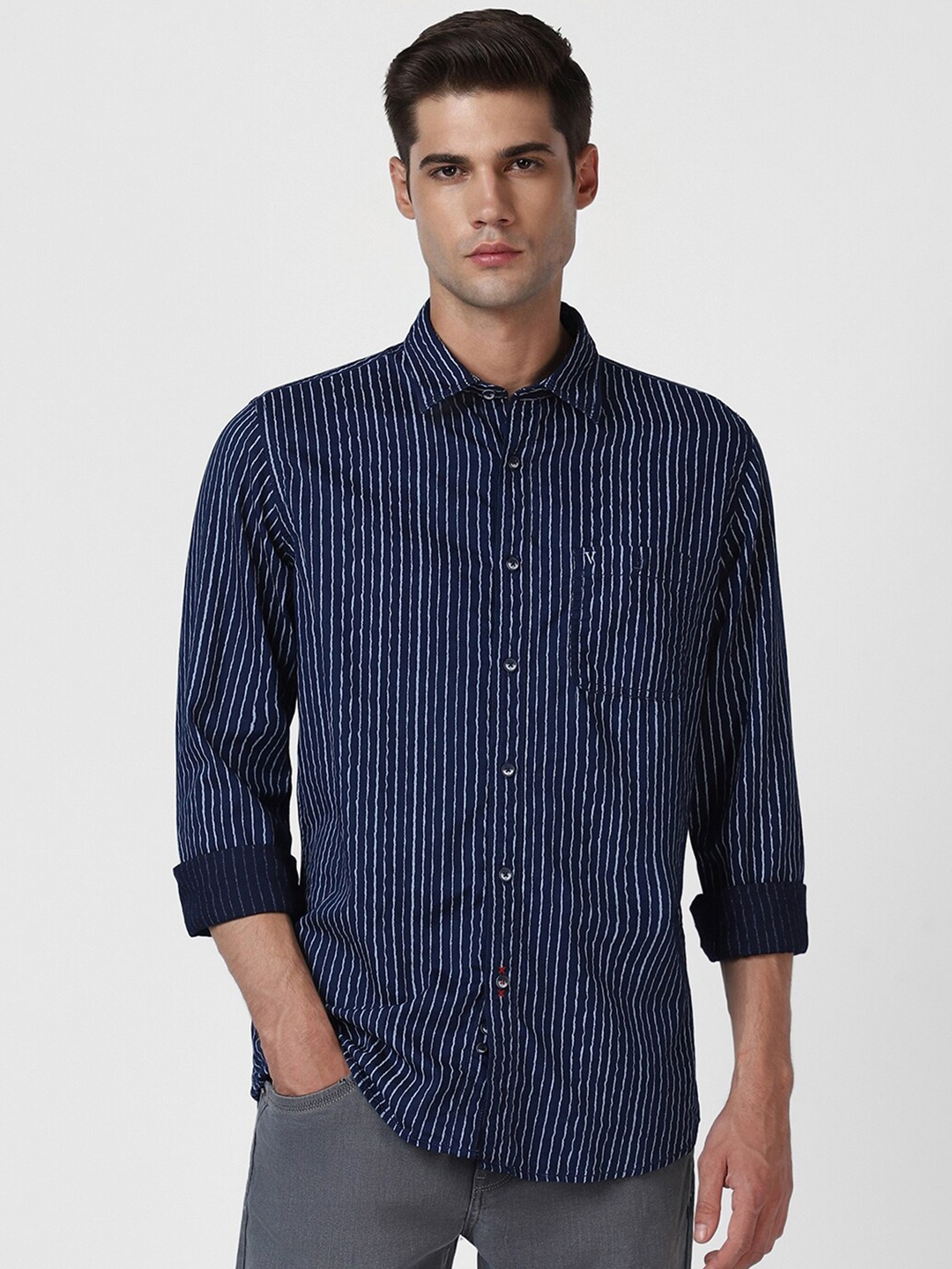 

VAN HEUSEN DENIM LABS Men Blue Slim Fit Opaque Striped Casual Shirt