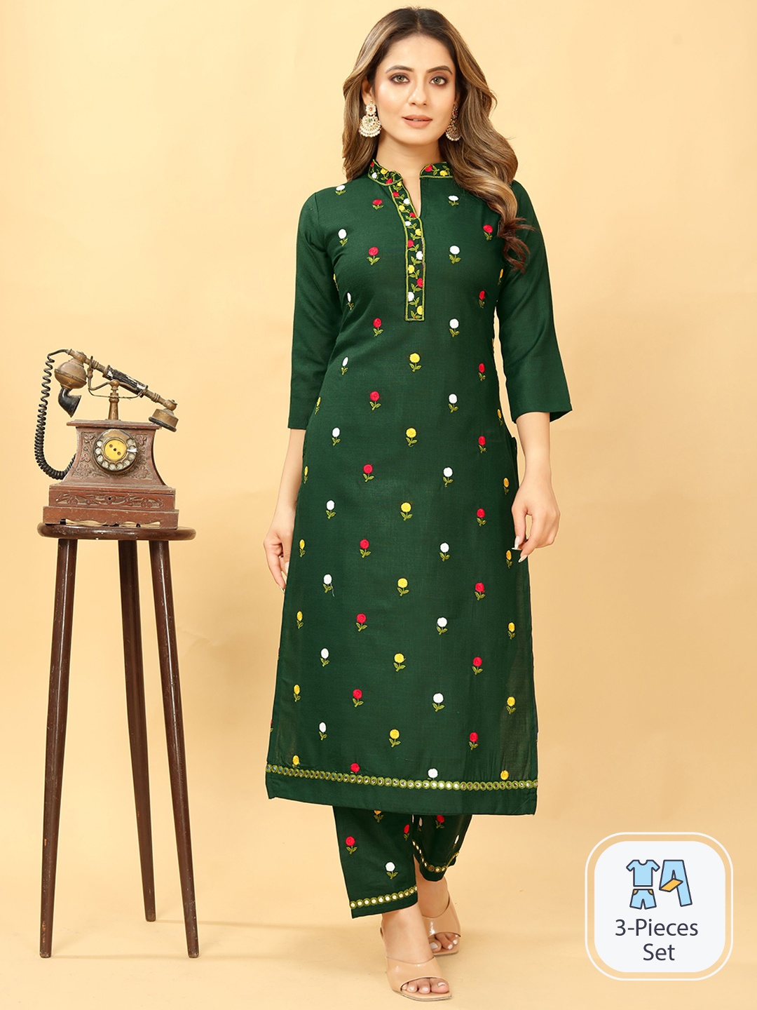 

MBL Floral Embroidered Regular Thread Work Kurta With Trousers, Green