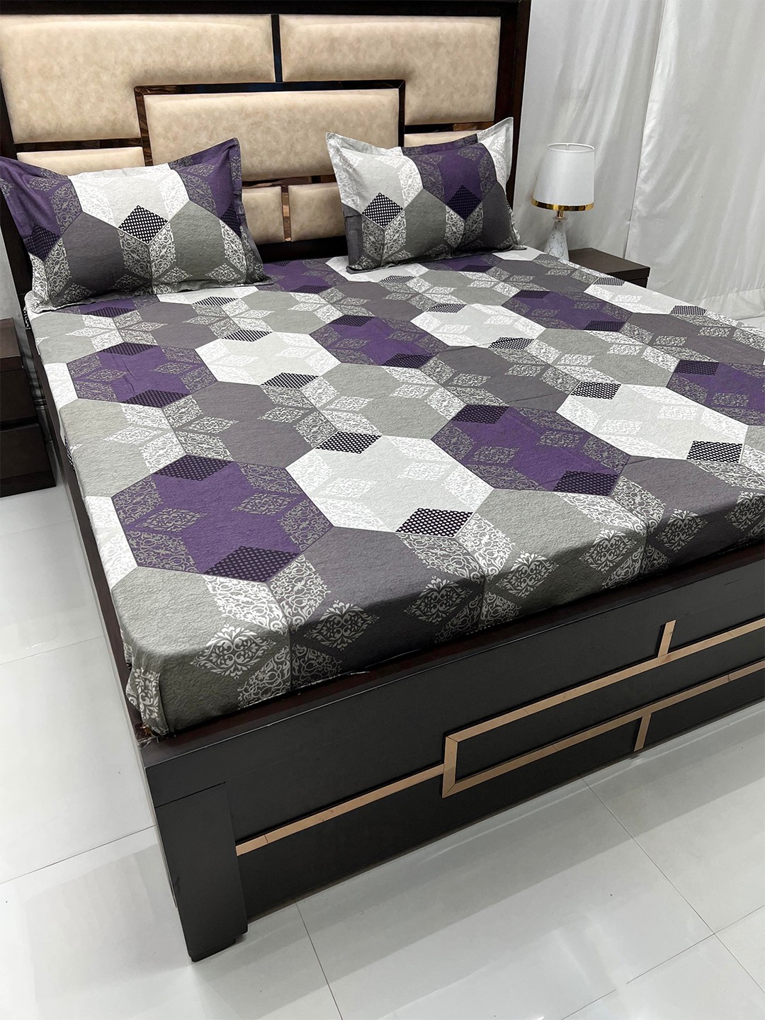 

Pure Decor Velar Sib Grey & Purple Pure Cotton 300 TC King Bedsheet with 2 Pillow Covers
