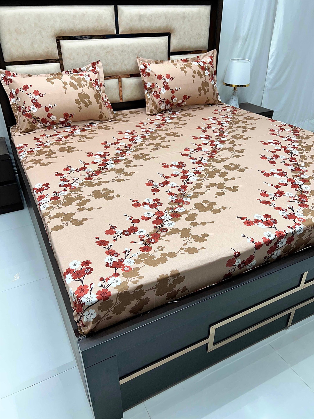 

Pure Decor Velar Sib Beige & Red Floral Pure Cotton 300 TC King Bedsheet & 2 Pillow Covers