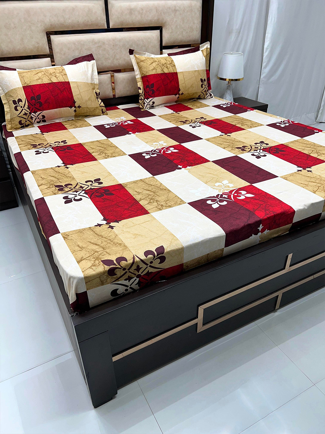 

Pure Decor Velar Sib Beige & Red Pure Cotton 300 TC King Bedsheet with 2 Pillow Covers