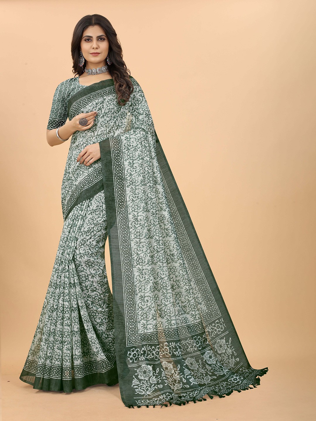 

BAESD Ethnic Motifs Printed Linen Blend Saree, Green