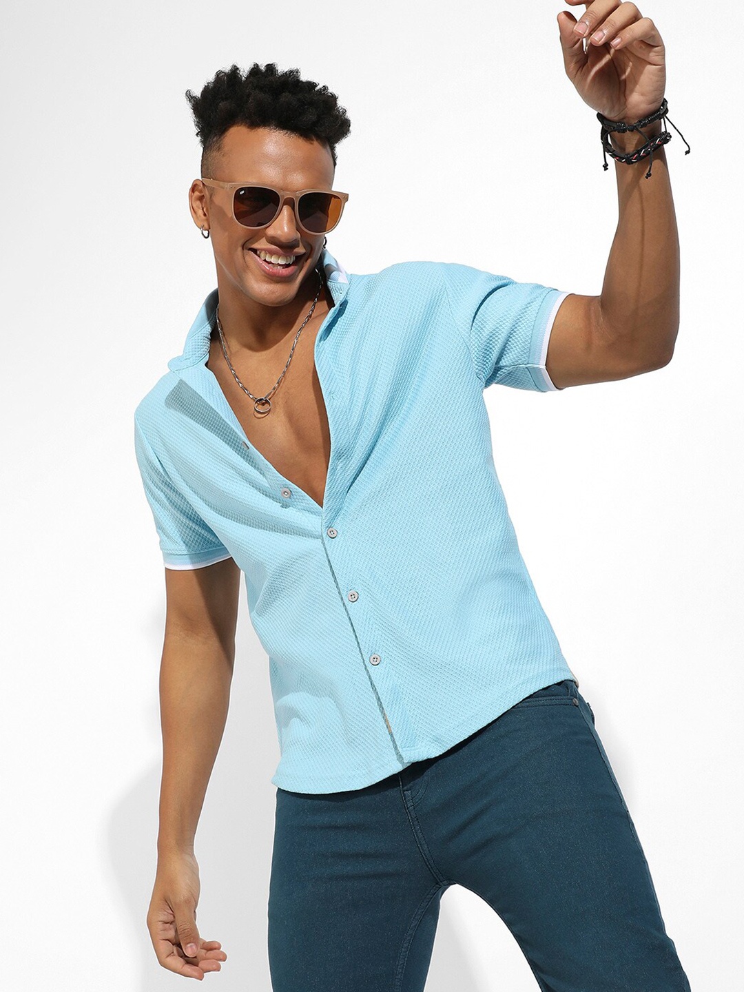 

Campus Sutra Textured Classic Opaque Casual Shirt, Blue