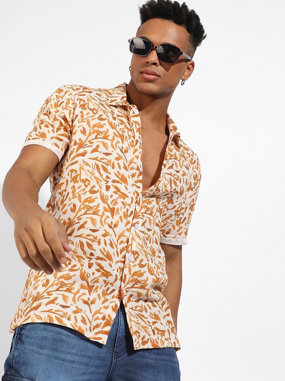 

Campus Sutra Classic Abstract Printed Casual Shirt, Brown
