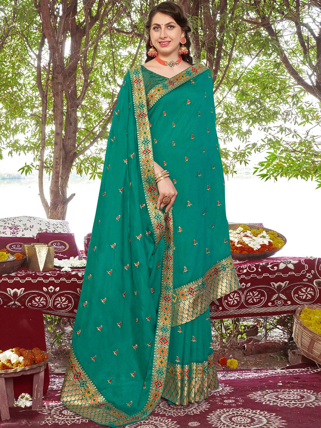 

Mitera Blue & Gold-Toned Paisley Embroidered Zari Saree, Teal