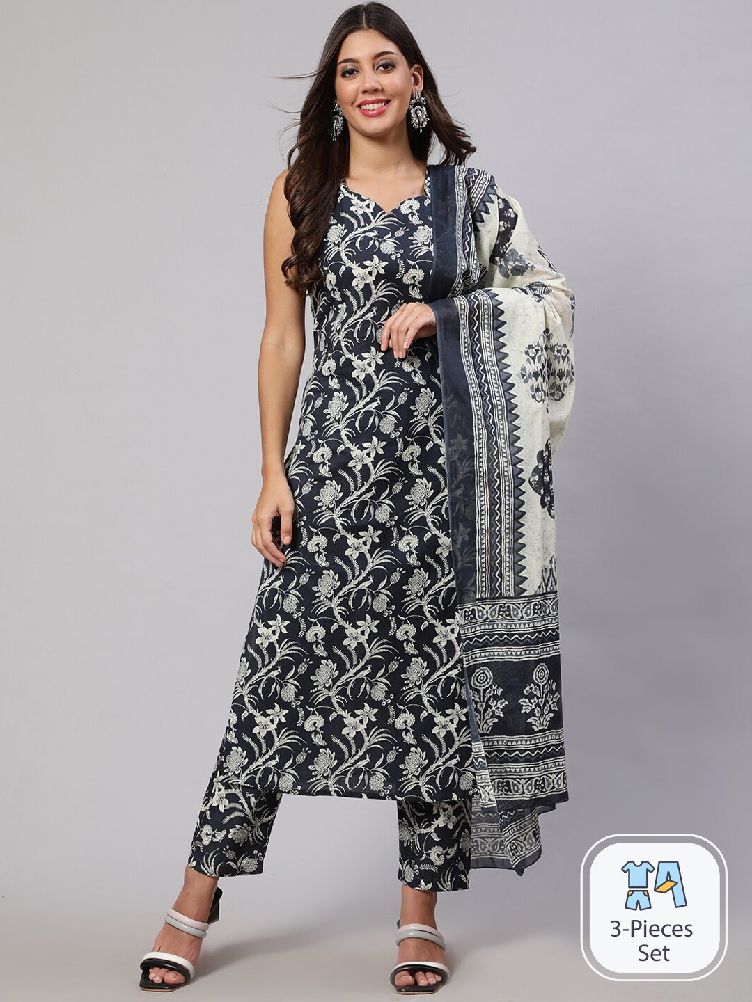 

Nayo Grey Floral Printed Sweetheart Neck Pure Cotton Kurta with Trousers & Dupatta