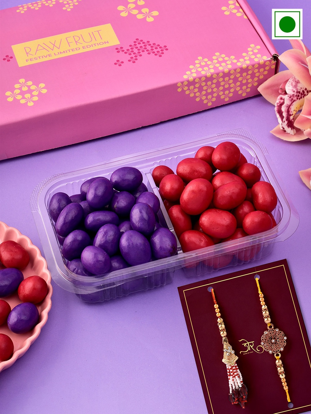 

RawFruit Blueberry Strawberry Dragees With 2 Rakhi 320g, Gold