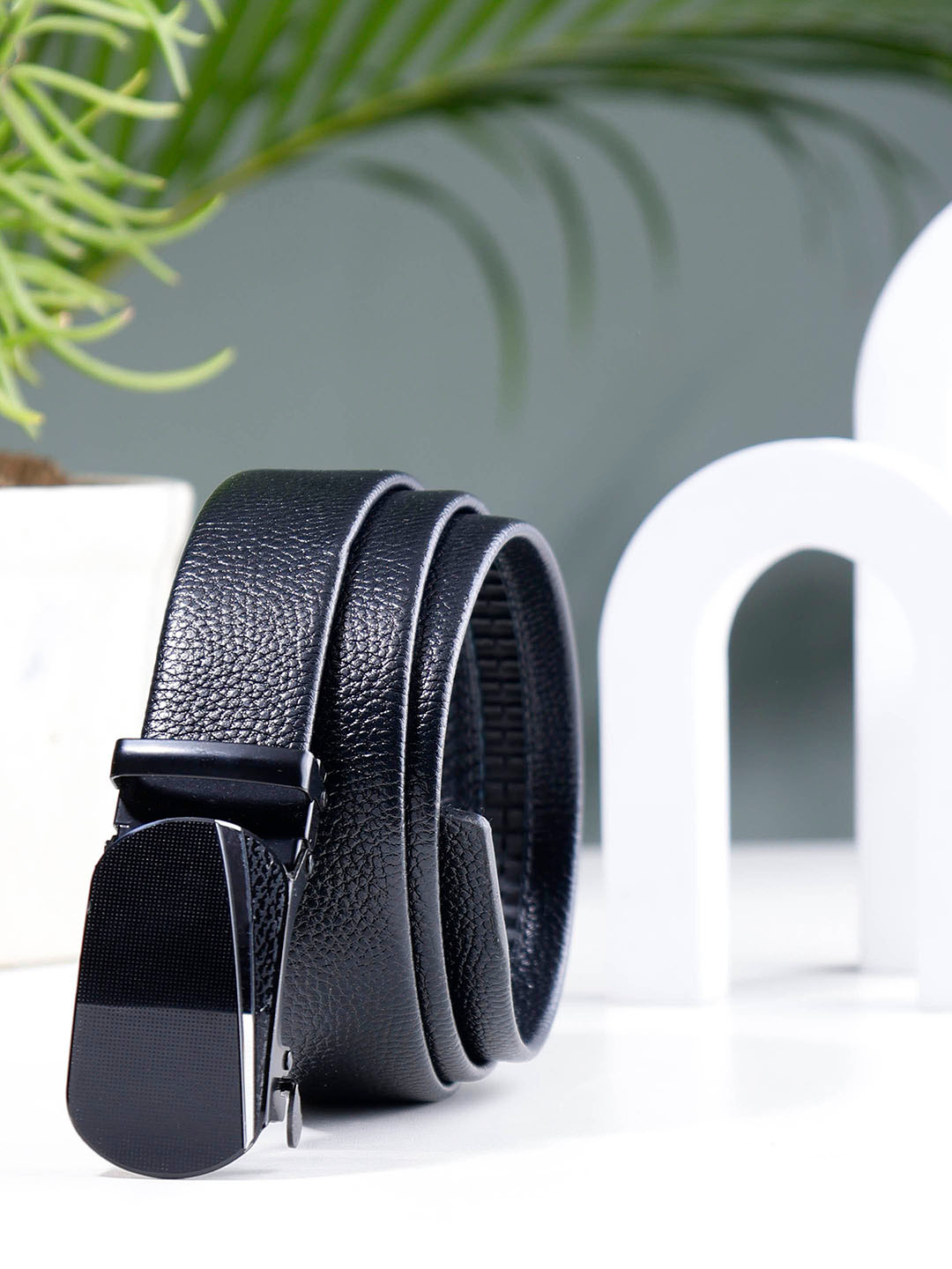 

ZEVORA Men Textured Leather Formal Belt, Black