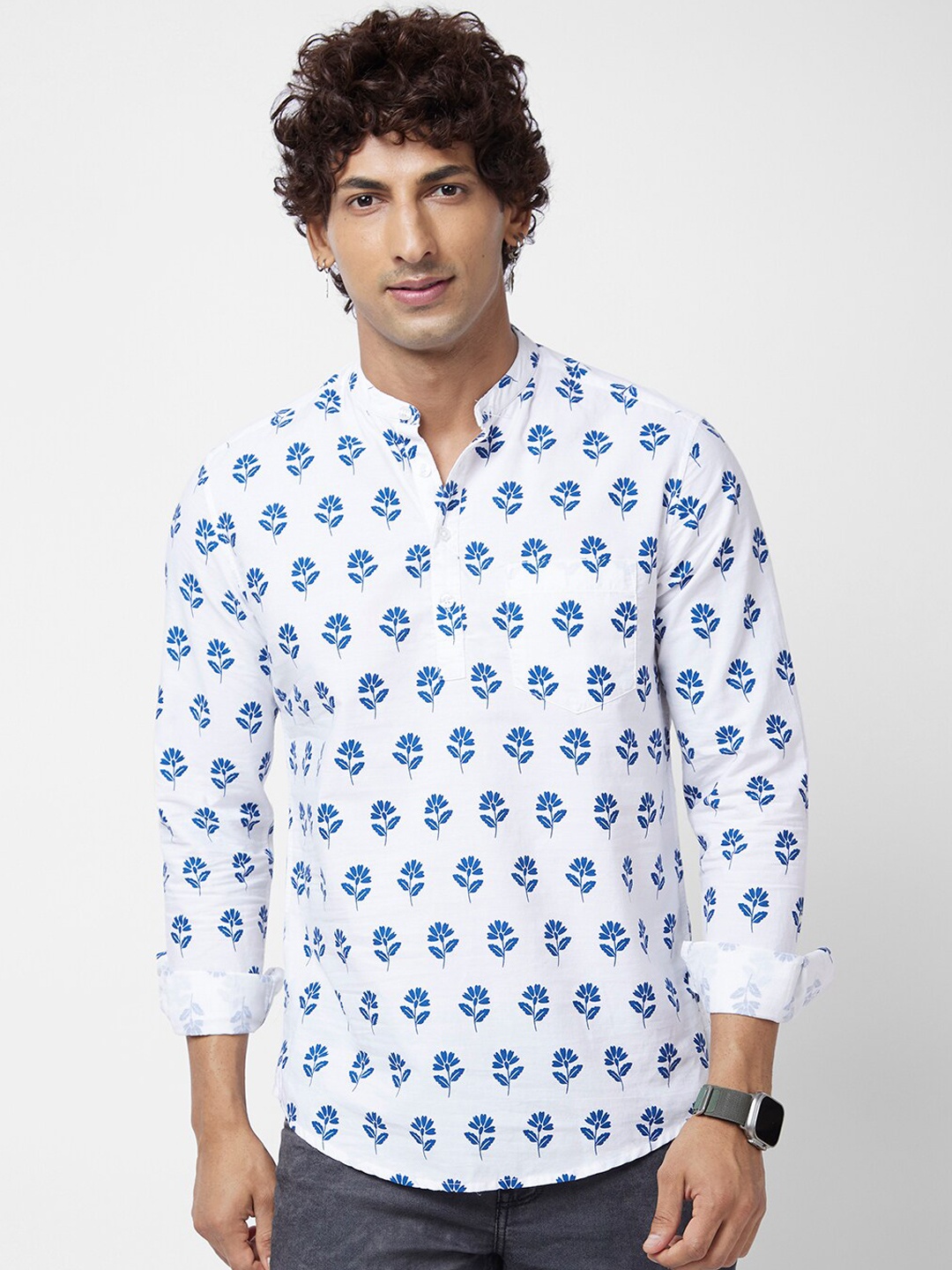 

VASTRADO Floral Printed Mandarin Collar Cotton Kurta, White