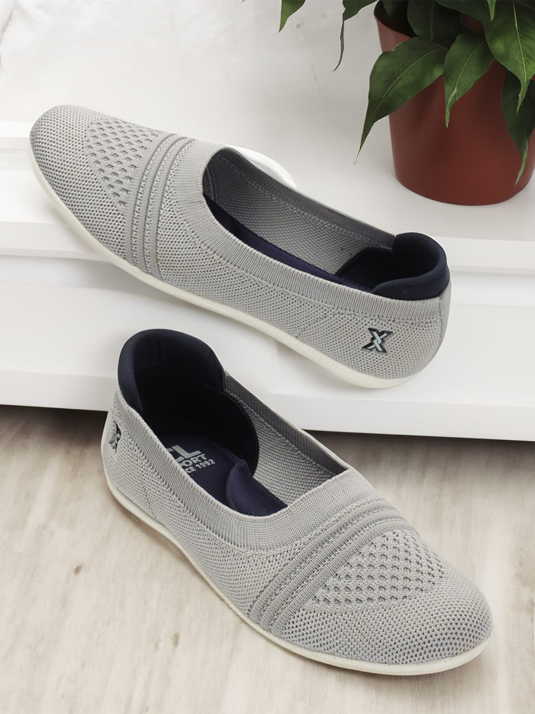 

Carlton London sports Women Self Design Ballerinas Flats, Grey