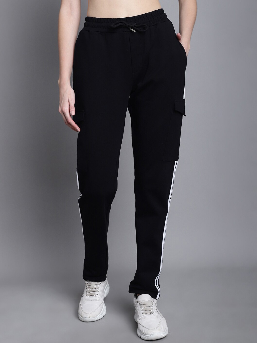 

DOOR74 Women Regular Fit Mid-Rise Pure Cotton Track Pants, Black