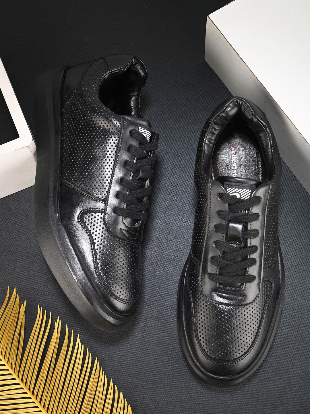 

Alleviater Men Antibacterial Lace-Up Sneakers, Black