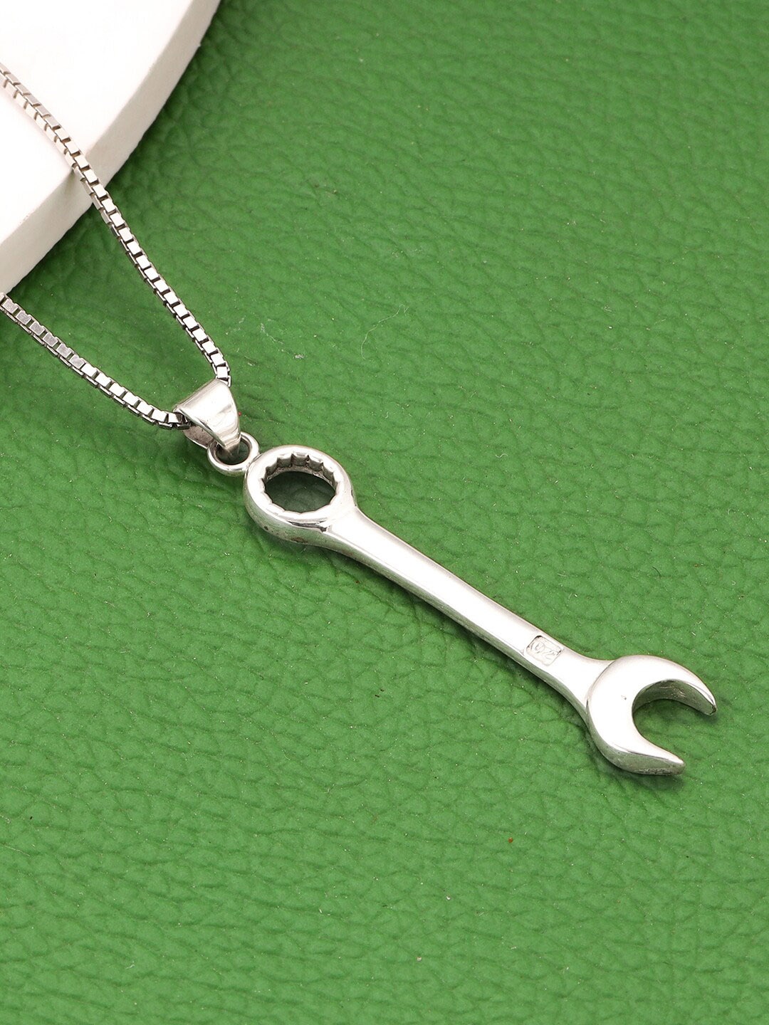 

GIVA Men Rhodium-Plated 925 Sterling Silver Spanner Savvy Pendant With Chain