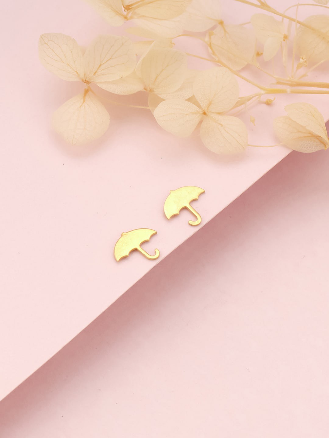 

GIVA Gold-Toned Contemporary 925 Sterling Silver Studs Earrings
